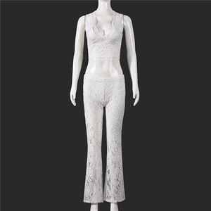 Ensemble 2 pièces sexy en dentelle pour femme : débardeur court transparent à col bas et pantalon taille haute assorti - Product Image 4