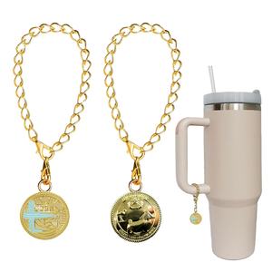 Mode unique personnalisé bling gobelet charme boisson bière bouteille d'eau <span class=keywords><strong>accrocher</strong></span> nom étiquette casquette breloques <span class=keywords><strong>pour</strong></span> <span class=keywords><strong>collier</strong></span> - Product Image 1