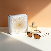 Boîte cadeau géométrique en carton ondulé imperméable avec feuille d'or de luxe pour accessoires de beauté