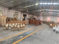 Chaise d'événement professionnelle à dossier croisé, empilable, en bois massif, pour conférences, salles de banquet et lieux publics