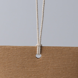Etiquetas personalizadas para ropa, blancas, con impresión digital, resistentes a los arañazos, para etiquetas de prendas. - Product Image 4