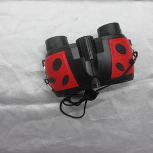 Binoculares para Niños con Aumento de 3X, Diseño de Escarabajo de Dibujos Animados, Telescopio de Juguete para Actividades al Aire Libre, Set de Juego de Aventuras para Niños - Product Image 1
