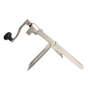 Apriscatole da Tavolo in Ghisa con Base in Acciaio Inox - Product Image 6