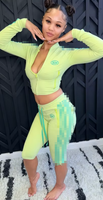 Setelan Olahraga Wanita Dua Potong Bergaya Y2K dengan Logo Custom, Kerah Tinggi, Lengan Panjang, Zip, Crop Top, Celana Capri Sepanjang Lutut, dan Model Bodycon