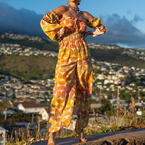 จั๊มสูทแฟชั่นชายหาดฤดูร้อนพิมพ์ลายเปิดไหล่แขนยาวแต่งระบาย ผ้าเรยอนวอยล์ 100% จั๊มสูทผู้หญิง - Product Image 2