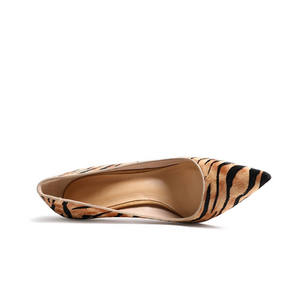 Scarpe da Donna Fatte a Mano con Stampa Leopardata, Tacchi Alti a Punta, Scarpe con Tacco a Spillo, Scarpe da Sposa con Stampa Zebrata - Product Image 3