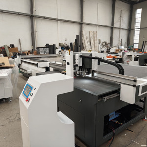 <span class=keywords><strong>Machine</strong></span> de découpe CNC robuste et polyvalente pour cartes de visite, avec couteau oscillant et découpe numérique automatique de contour 900 mm - Product Image 4