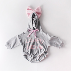 INS en Offre Spéciale bébé vêtements barboteuse hiver nouveau bébé à capuche grand bowknot nouveau-né bébé vêtements même corps ha escalade vêtements - Product Image 3