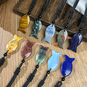 Collar con Colgante de Pez de Piedra Natural, Joyería de Cristal Curativa Hecha a Mano, Estilo Boho Chic, Regalo Único para Amantes de la Pesca - Product Image 1