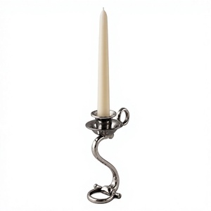 Support de bougie en métal équestre, bougeoir décoratif d'inspiration cheval, centre de table vintage pour la décoration intérieure et la salle à manger - Product Image 1