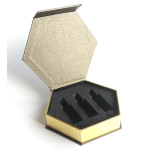 ROGOOD - Caja de Regalo Hexagonal de Lujo para Perfumes, con Cierre Magnético, Inserto de EVA Negro Personalizado, Papel Texturizado, P2123 - Product Image 4