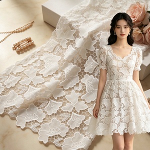 Tissu en dentelle guipure blanche haut de gamme, broderie florale 3D, dentelle de mariée française au mètre pour robe de mariée et couture - Product Image 5