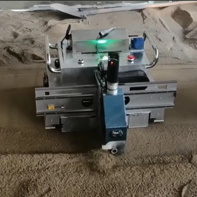 High-Precision Laser-Guided Concrete Screed Robot Industrial Grade Automatic Floor Screeding Robot for Concrete Pavement