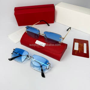 <span class=keywords><strong>Occhiali</strong></span> <span class=keywords><strong>da</strong></span> <span class=keywords><strong>Sole</strong></span> di Alta Qualità con Scatola Blu Firmati Senza Montatura <span class=keywords><strong>da</strong></span> Donna e Uomo con Taglio a Diamante di Lusso <span class=keywords><strong>Protezione</strong></span> <span class=keywords><strong>UV</strong></span> <span class=keywords><strong>400</strong></span> - Product Image 3