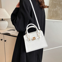 Sac carré rétro simple, à porter à la main, à l'épaule ou en bandoulière, tendance et à la mode pour femmes