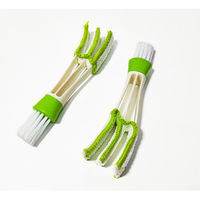 Brosse de nettoyage pour grille d'aération de voiture, manchon en microfibre, brosse à poils doux pour le nettoyage des fentes et l'élimination de la poussière des sorties d'air de voiture