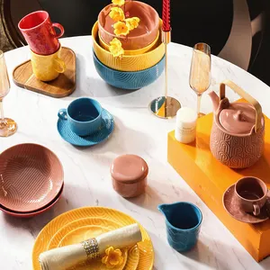 Nordico fantasia goffratura colorato zuppa rotonda glassata da dessert set da cena in porcellana set di stoviglie di lusso in ceramica