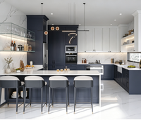 Armoires de cuisine personnalisées de style Shaker bleu marine et blanc avec îlot central pour la rénovation de maisons modernes