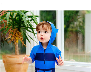 Maillot de bain une pièce à manches longues pour bébé garçon avec chapeau UPF 50+ Ensemble de maillot de bain anti-UV motif requin - Product Image 6