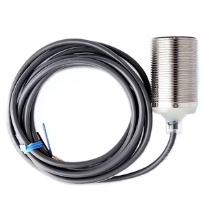 Capteur de proximité cylindrique E2B-M18KS05-WZ-C1 IP67 étanche pour l'automatisation industrielle - Product Image 3