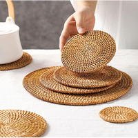 Lot de 6 tailles de napperons tissés en rotin naturel sous-verre isolant pour tapis de table ronds, tapis de table antidérapants