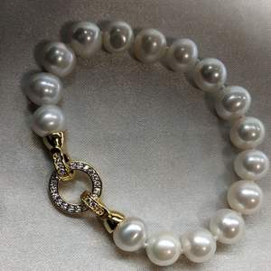 9-10mm Near Pearl Bracelet Glossy <b>Leather</b> Basic Cleanliness Fashionable Beautiful Gold Zircon Inlaid Button Chic Stylish Product - Product Image 3