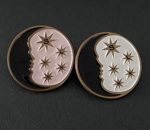 Del fumetto Cielo della Stella della Luna Sole Arcobaleno Pianeta Lasciare Che il Divertimento di Lustro in Primavera Smalto Morbido Risvolto Badge Pin - Product Image 3