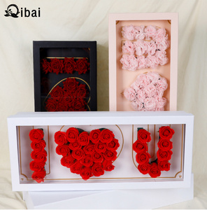 Qibai Mom Box Caja de flores rectangular 'I Love You' Ventana de PVC Caja de flores de floristería de rosas preservadas para el Día de la madre en relieve - Product Image 4