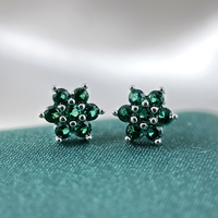 Vente en gros de boucles d'oreilles fines en argent sterling 925, simples et mignonnes, avec zircon, boucles d'oreilles en zircon cubique pour femmes
