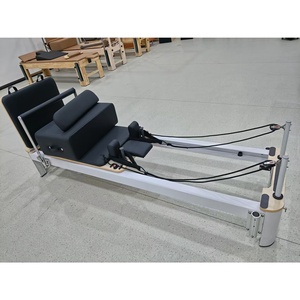 Reformer de Pilates de Aluminio Blanco de Diseño Moderno y Duradero con Riel Completo para Estudio de Pilates - Product Image 6