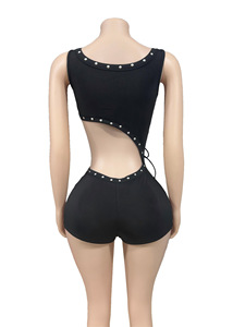 Conjunto de Mujer, Top Corto Elástico y Sexy sin Mangas con Tirantes, Shorts Irregulares por Encima de la Rodilla, Ropa Casual para Vacaciones - Product Image 3
