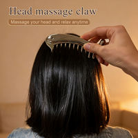 Peigne de massage multifonctionnel en acier inoxydable en forme de dauphin 2-en-1 pour démêler les cheveux et outil Gua Sha pour la relaxation de la tête, du cou et du corps