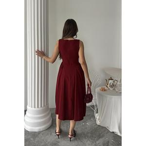 ชุดราตรีผ้าลินินสีเบอร์กันดีความยาวปานกลางแบบขายส่ง พร้อมดีไซน์จับจีบด้านข้าง - Product Image 1