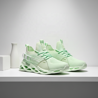 Chaussures de sport respirantes tendance pour femmes, style course et marche, collection Printemps-Été 2026, confortables pour hommes et femmes, idéales pour la gym et les loisirs.