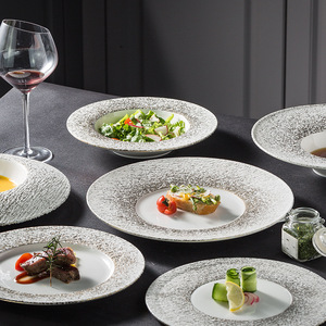 Assiette occidentale de luxe légère à salade domestique 65cm plats à disque en céramique assiettes rondes en porcelaine de Chine avec design graphiti - Product Image 3