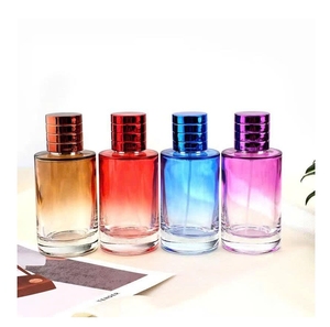 Parfum boisé épicé pour homme de qualité supérieure, bois intense et épices riches, parfum fort et durable, idéal pour les affaires - Product Image 1