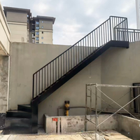 Escalier flottant en métal à monopoutre, structure en acier droite, durable, pour extérieur, style américain et canadien