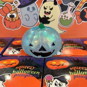 Jouets Squishy Citrouille Scintillante Ruunjoy pour Halloween, Jouets Anti-Stress en Caoutchouc Carrés, Jouets à Presser, Boîte de Couleurs - Product Image 3