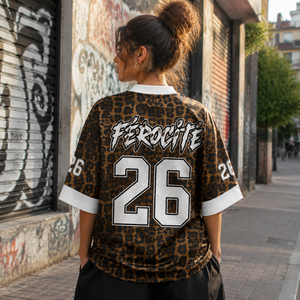 Camiseta de Fútbol Personalizada para Mujer, Cuello en V, Estampado de Leopardo, Estilo Vintage, Corte Holgado, Ropa Deportiva - Product Image 2