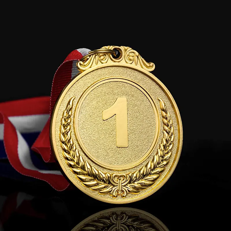 ميداليات ثلاثية الأبعاد بسعر الجملة ميدالية مخصصة بيضاء لمنافسات كرة القدم و التايكوندو و ركوب الدراجات و كرة السلة بالرقص الذهبي