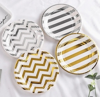 Assiettes en papier jetables multicolores de 7 pouces écologiques et biodégradables pour les mariages, les restaurants utilisent des fournitures de fête d'anniversaire