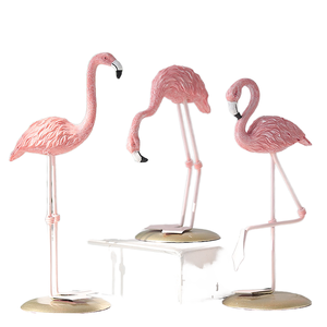 Figurines créatives en résine Artisanat Ins Flamingo Ornement Maison Salon Décorations de bureau Bureau Dessin Animé Accessoires Miniatures - Product Image 1