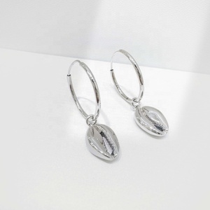 Boucles d'oreilles créoles simples en argent sterling 925 plaqué or 14 carats, avec zircon et pierre, style coréen, motif nœud, élégantes, tendance, pour femme, idéales pour l'été. - Product Image 3