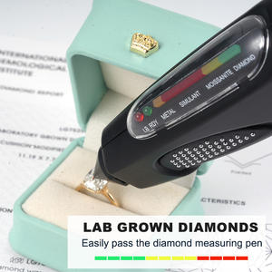 แหวนหมั้น/แต่งงานดีไซน์ทันสมัย ประดับเพชรแล็บเกรด 4 กะรัต ทรงเรเดียนท์คัท ชุบทองคำขาว 14k สี DEF รับรองโดย IGI สำหรับผู้หญิง - Product Image 3