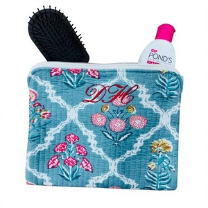 High Selling Handcrafted Floral Cotton Quilted Flat Pouches Toiletry Pouch Bridesmaid Gifts Proposal Cosmetic Bag - Product Image 1