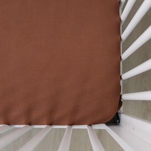 Juego de Fundas de Cuna de Bambú Orgánico para Bebé, Color Sólido Personalizado, Juego de Ropa de Cama Infantil de 4 Piezas, Sábanas de Cuna de Bambú al por Mayor - Product Image 3