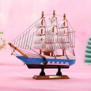 Modelo de velero Yu Mo con luces que cambian de color para decoración de escritorio en el hogar - Product Image 4