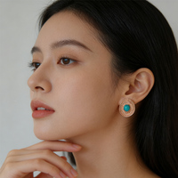 Boucles d'oreilles clous Tai Silver tendance en or 18 carats avec zircon coloré rond serti clos pour femme, idéales pour mariage