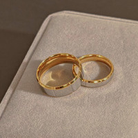 Fabricant de bijoux ODM OEM personnalisé Ensemble d'alliances pour couple en acier au tungstène emmêlé en or 18 ct 24 ct