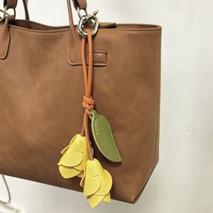 Leather Flower Keychain <b>For</b> <b>Handbag</b> Accessories Cute Style Irregular Shape High Quality Handmade Artificial Flower Bag Charms - Product Image 1